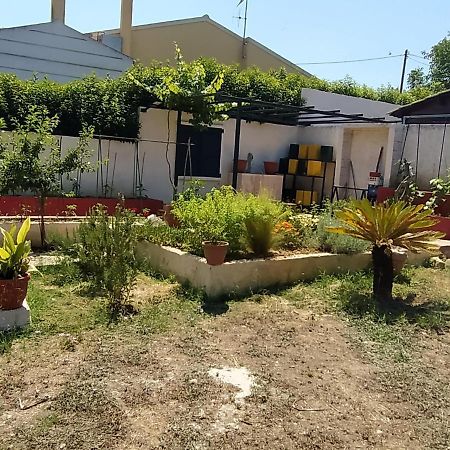 House In The Country Guest House Vatos Exterior photo