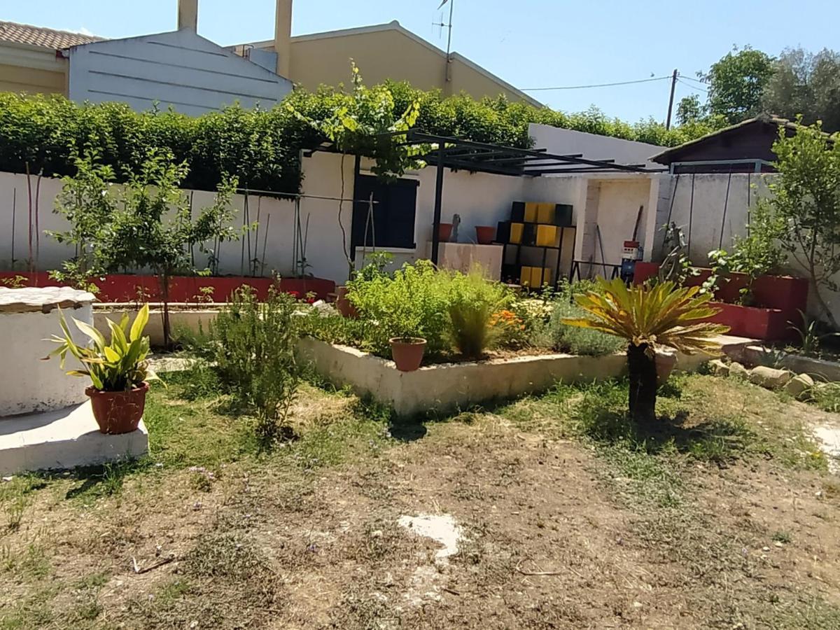 House In The Country Guest House Vatos Exterior photo
