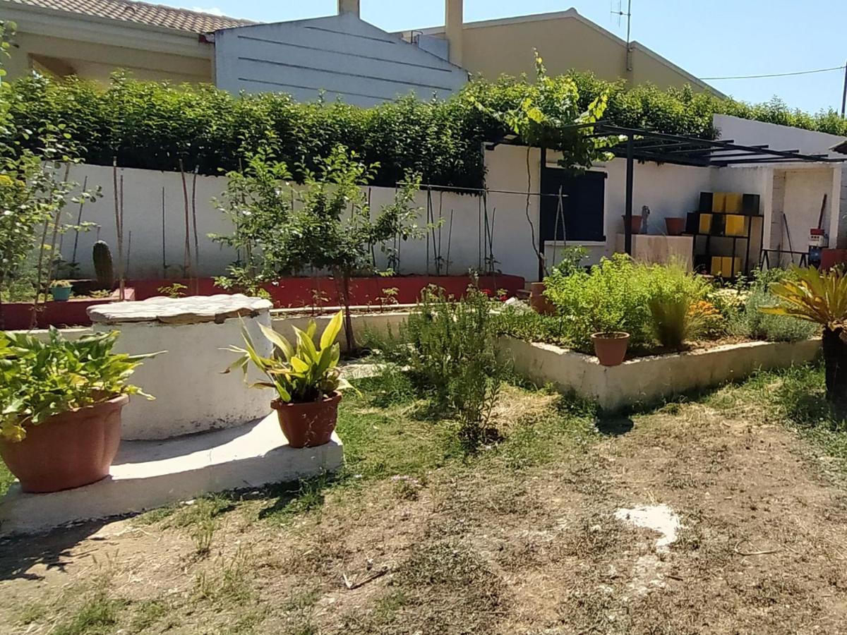 House In The Country Guest House Vatos Exterior photo