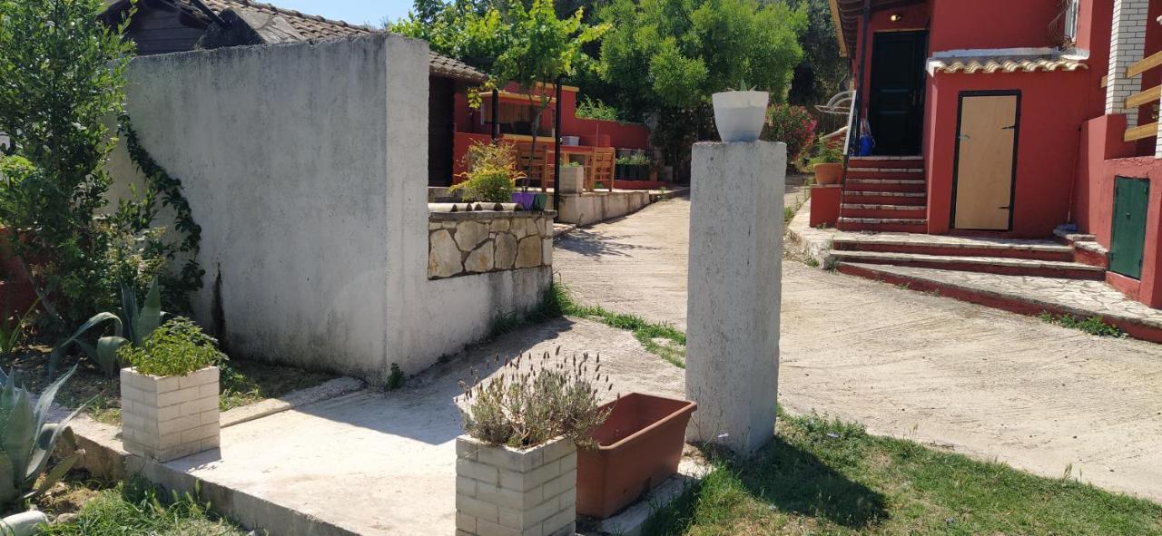 House In The Country Guest House Vatos Exterior photo