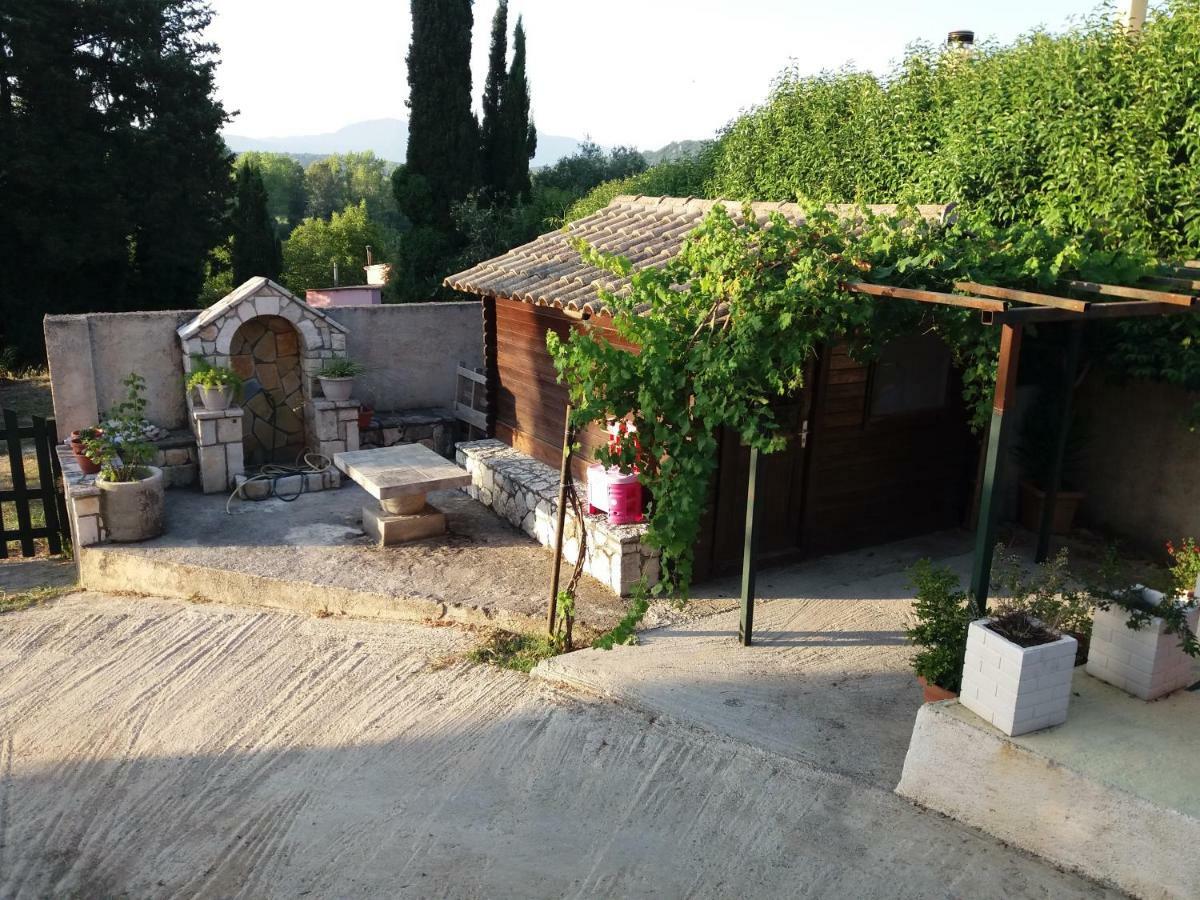 House In The Country Guest House Vatos Exterior photo